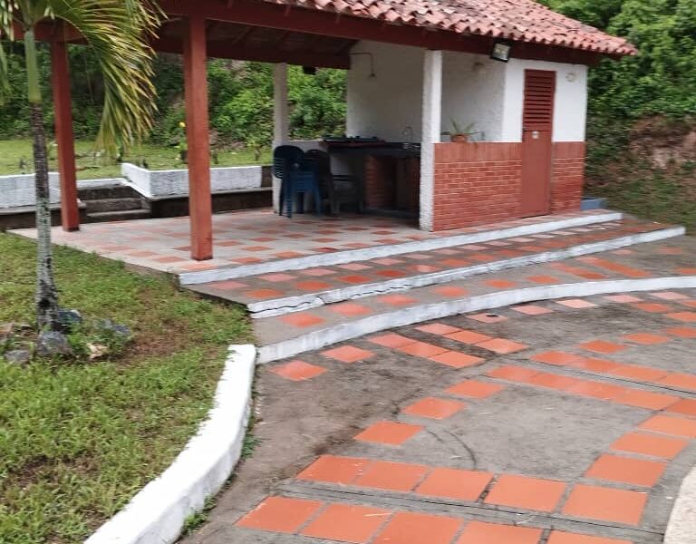 Casa en Izcaragua Country club